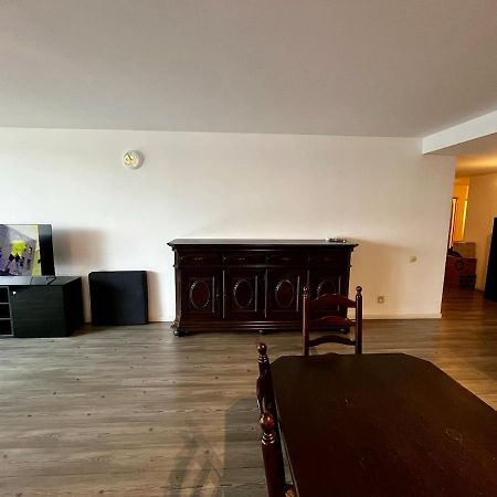 Big Apartment With Parking In Antwerpen Exteriör bild