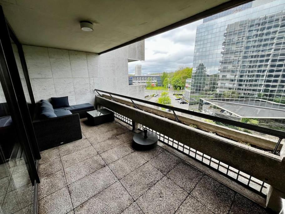 Big Apartment With Parking In Antwerpen Exteriör bild