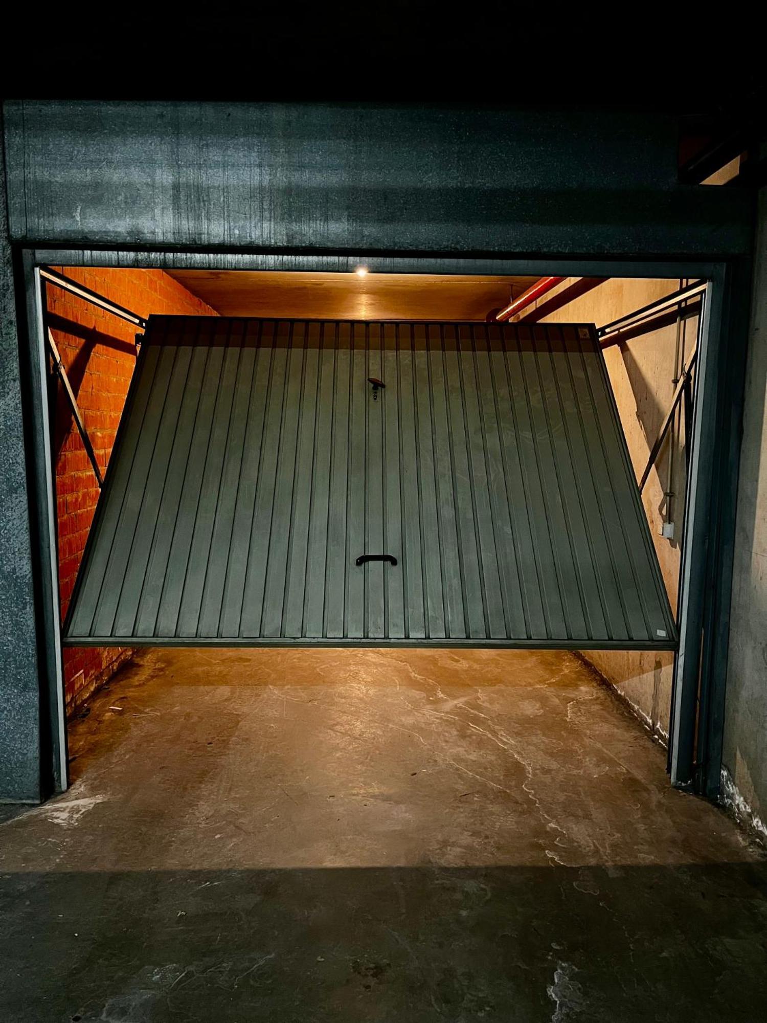 Big Apartment With Parking In Antwerpen Exteriör bild