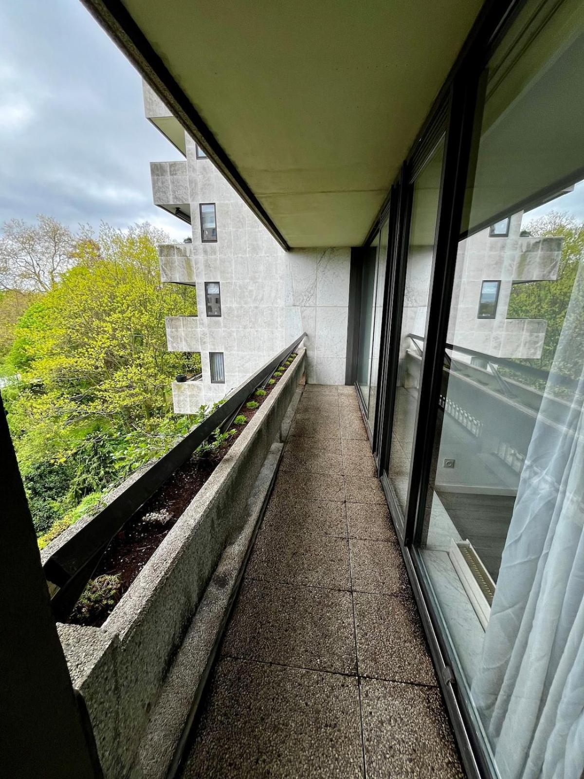 Big Apartment With Parking In Antwerpen Exteriör bild